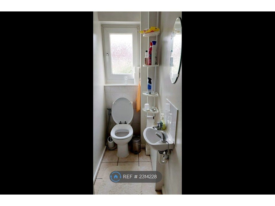 Property photo 3 of 8 Wc