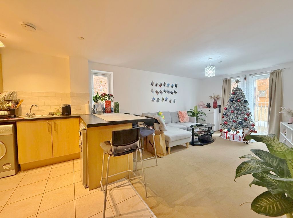 Property photo 2 of 9