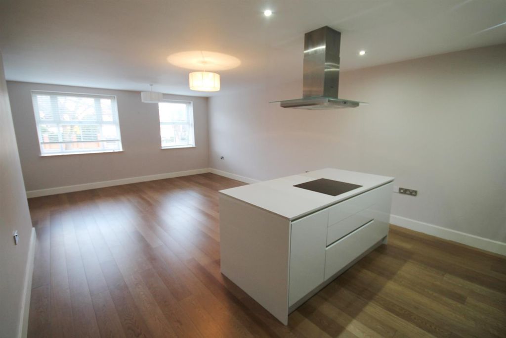 Property photo 3 of 17 Kitchen WC.Jpg