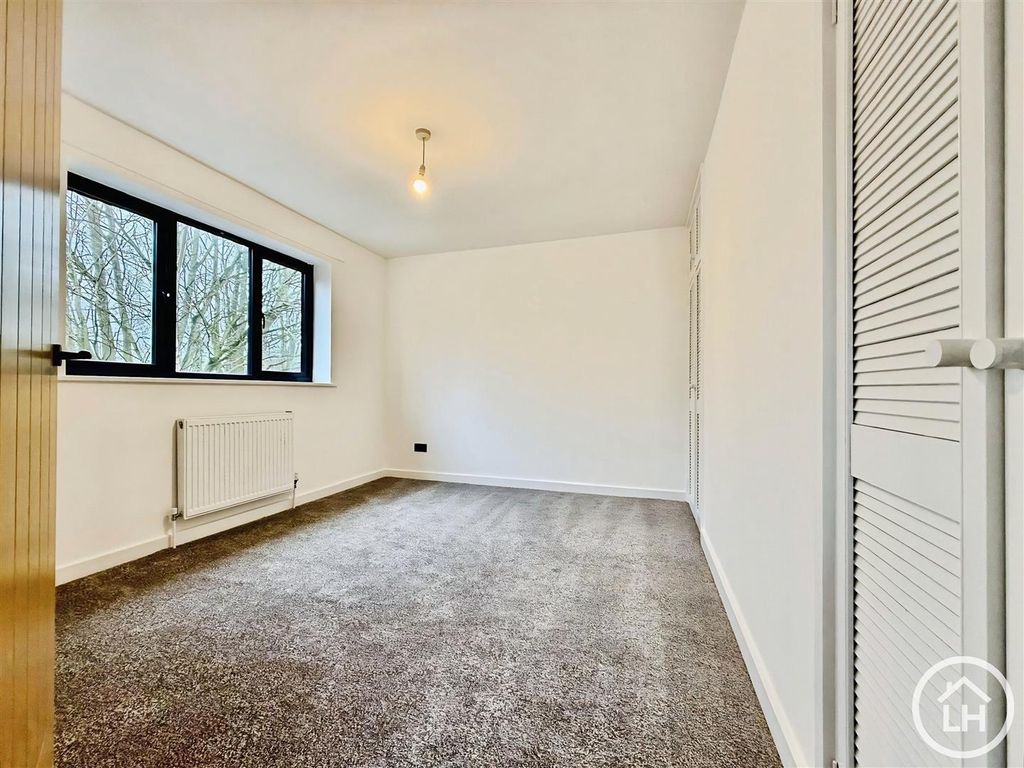 Property photo 3 of 17 Bedroom Two