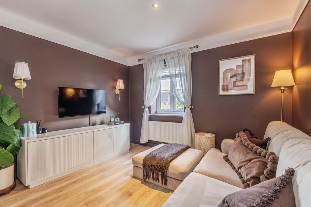 Property photo 2 of 29 Pbox-Img.Jpg