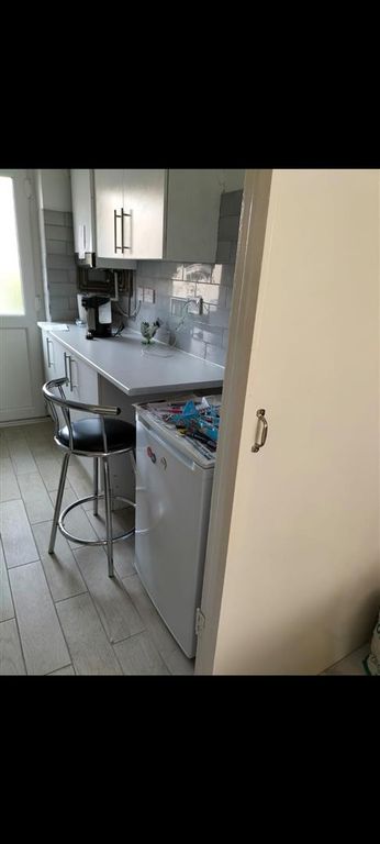 Property photo 3 of 9 Kitchen