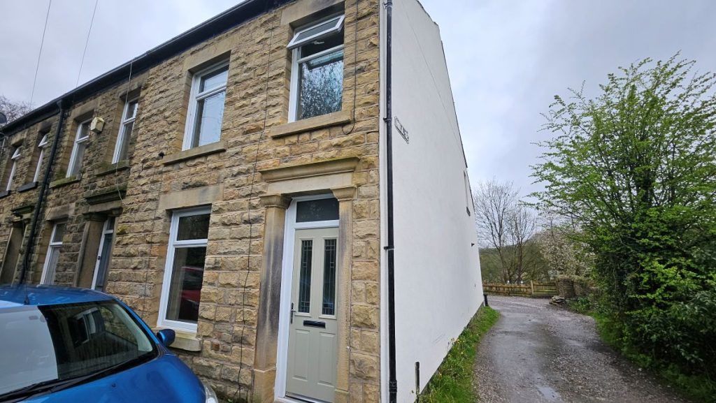 Property photo 2 of 21 3