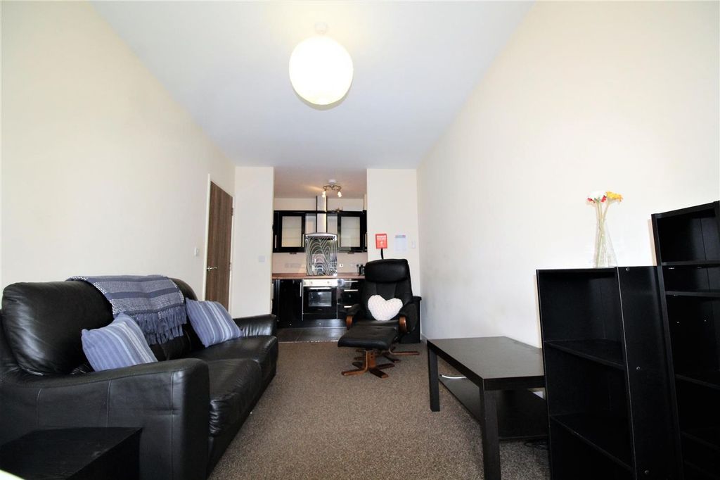 Property photo 2 of 10