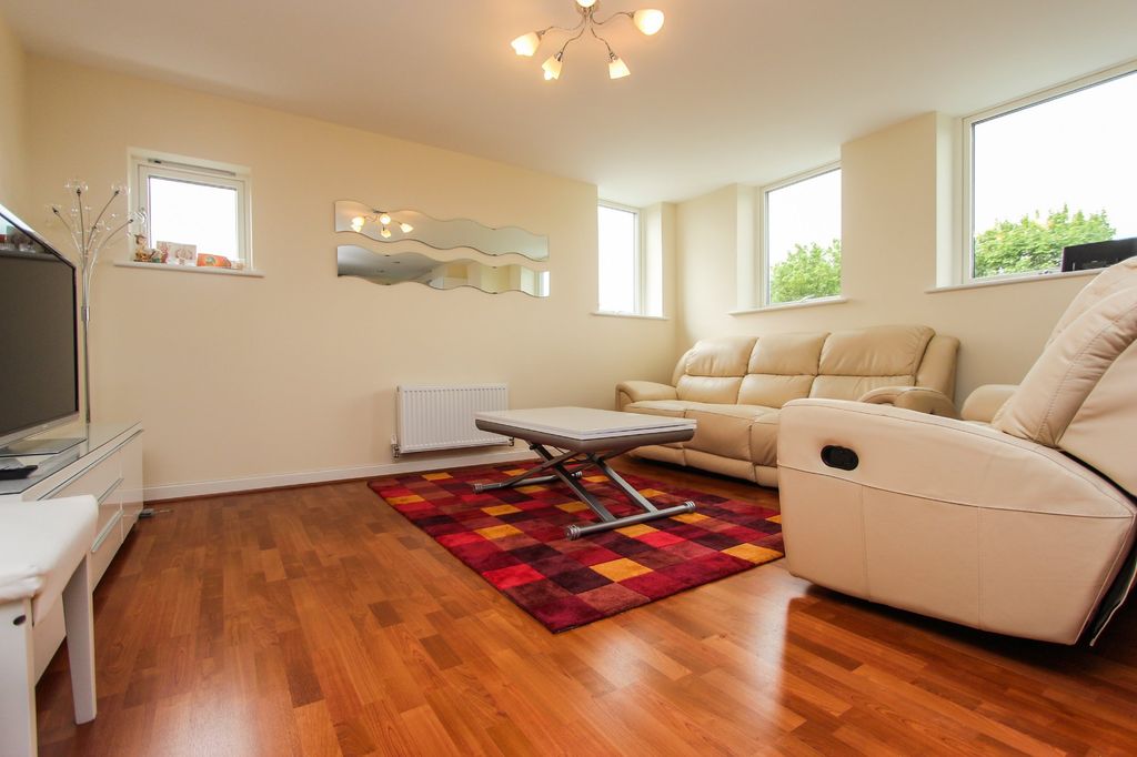 Property photo 2 of 9 Photo 04