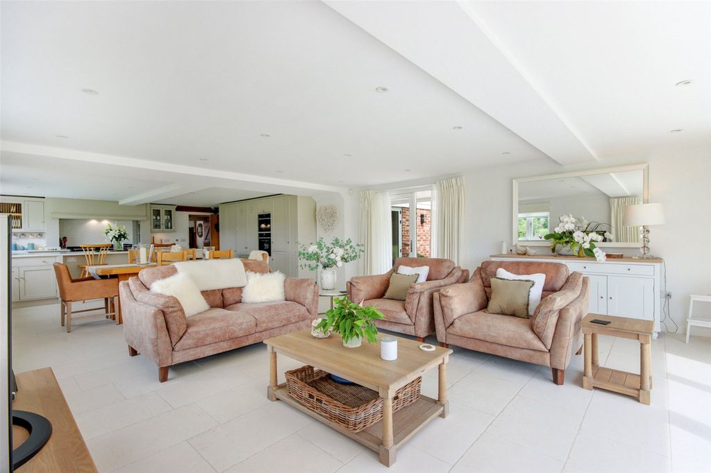 Property photo 2 of 15 Open Plan Living