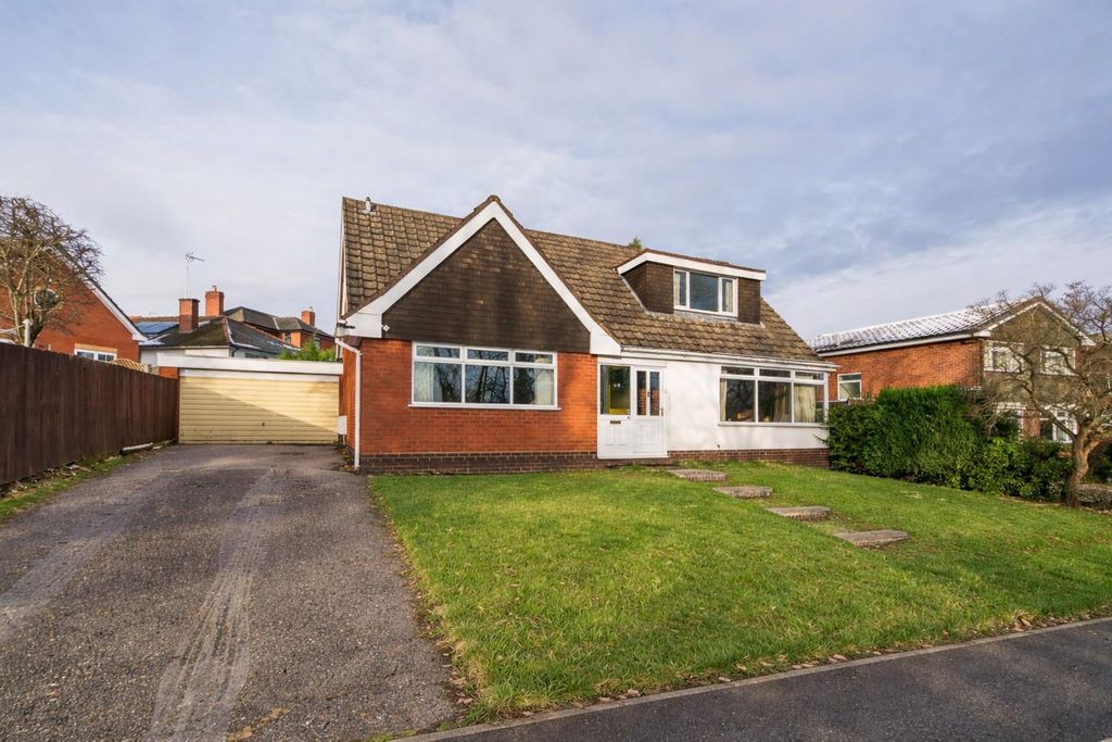 Property photo 1 of 13 96 Broadway Avenue_1 (2).Jpg