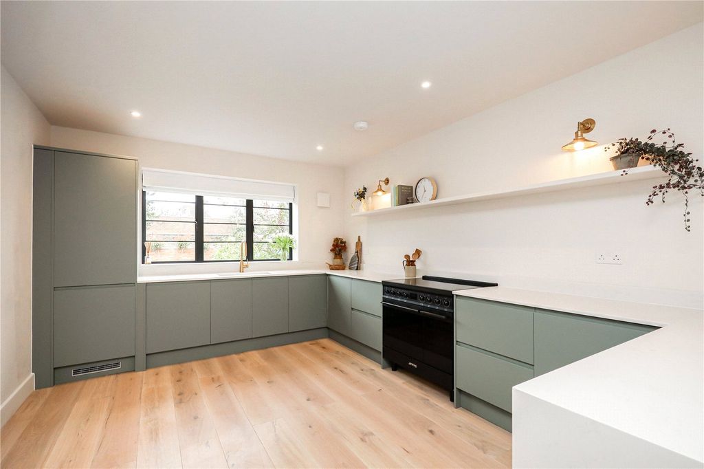 Property photo 3 of 15 Kitchen
