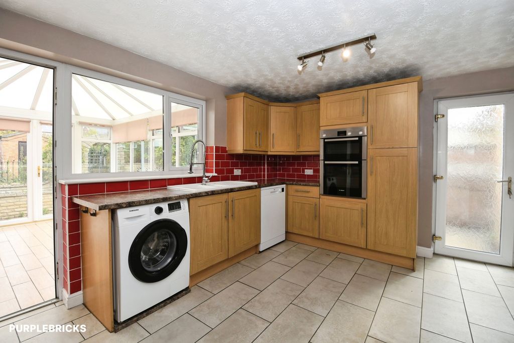 Property photo 2 of 30