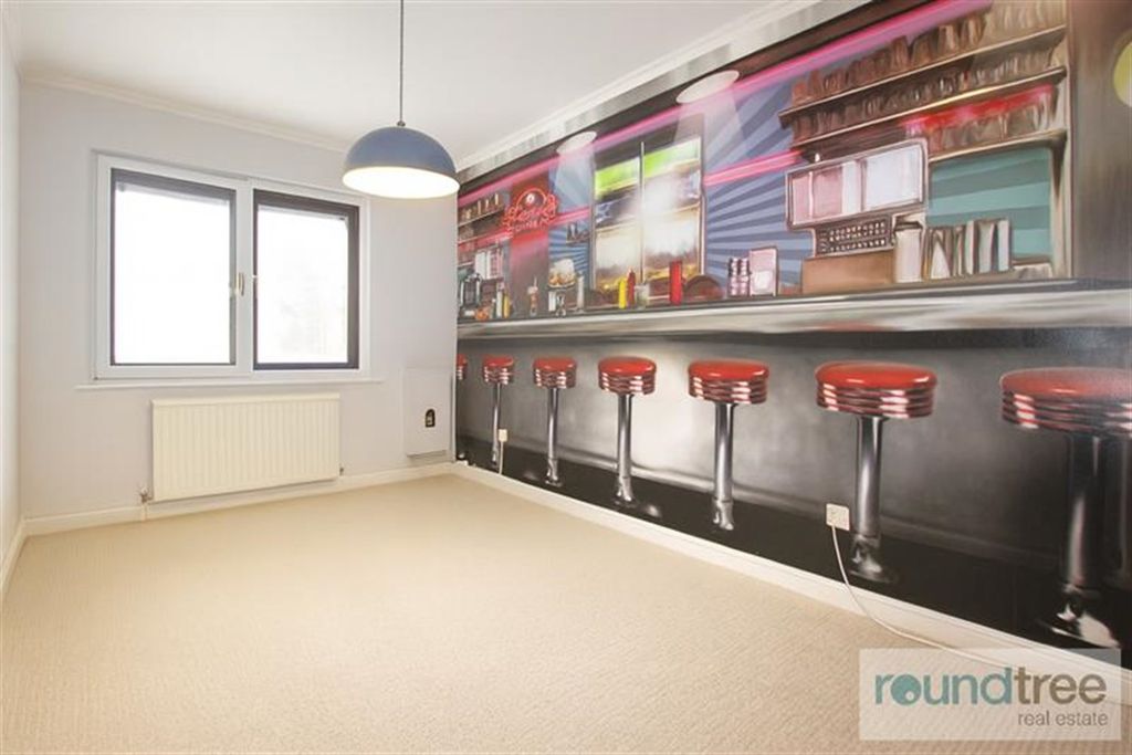 Property photo 1 of 8 (Main)