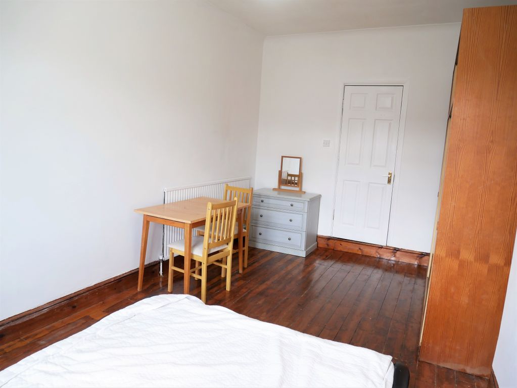 Property photo 3 of 4