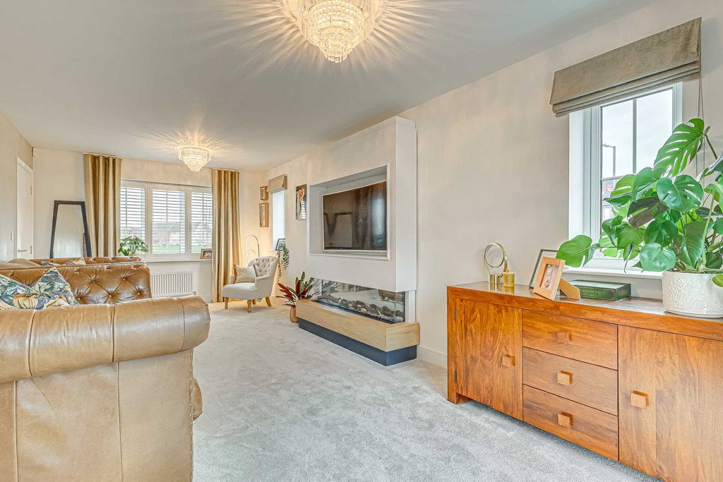 Property photo 3 of 40