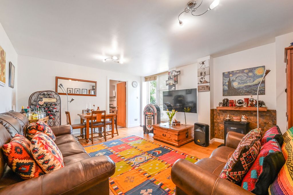 Property photo 2 of 19