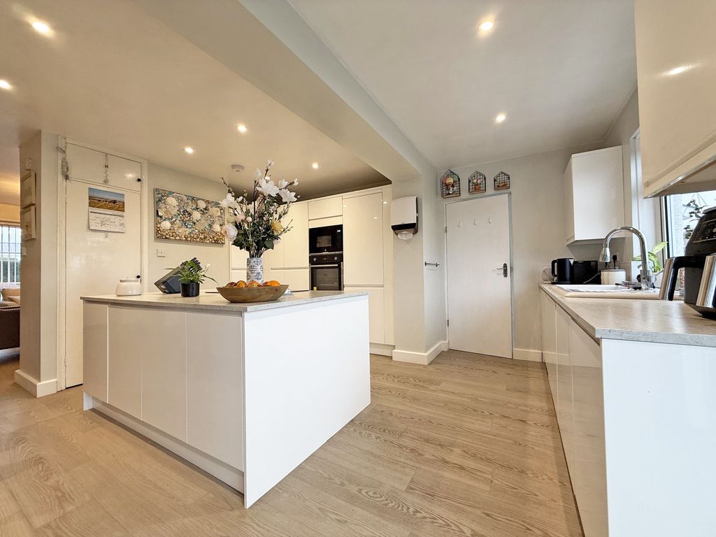 Property photo 3 of 12 Photo 3