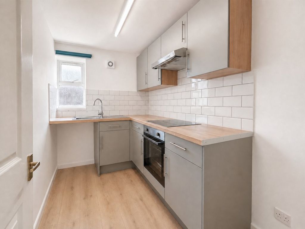 Property photo 3 of 6 Photo 7