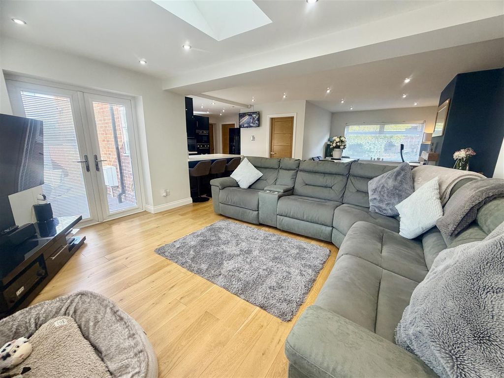 Property photo 2 of 36