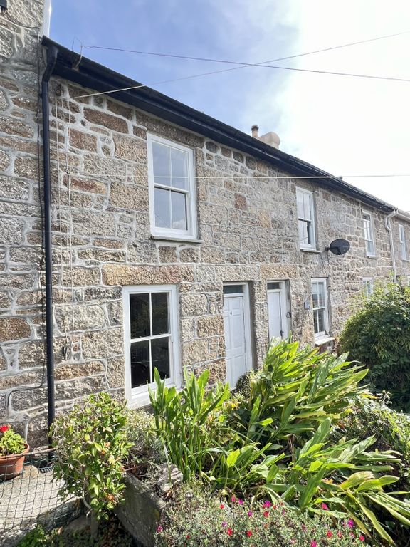 Property photo 1 of 11 2 Bedroom Mid Terrace House For Sale