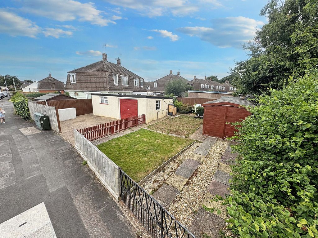 Property photo 2 of 18