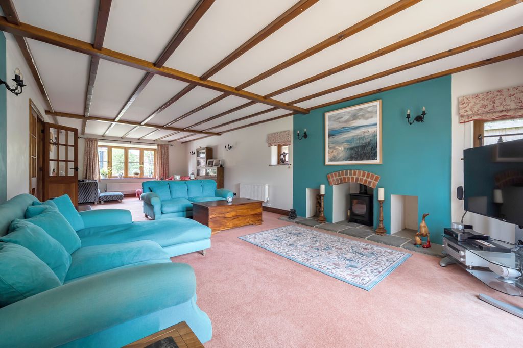 Property photo 3 of 15 Sitting Room