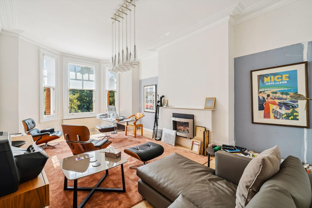 Property photo 1 of 17 Image