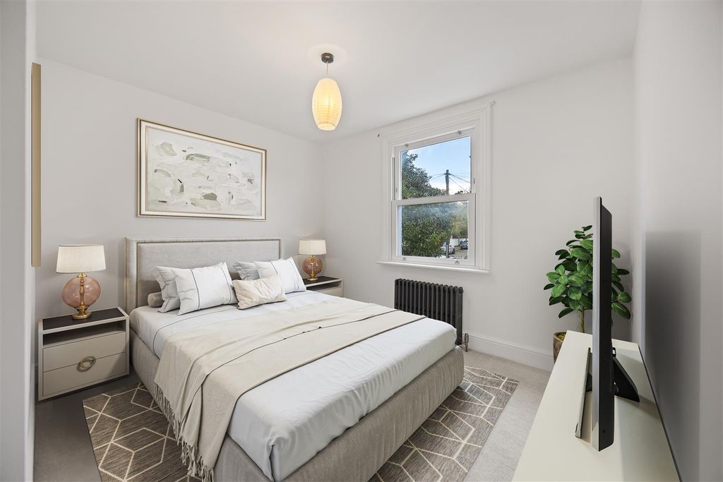 Property photo 3 of 18