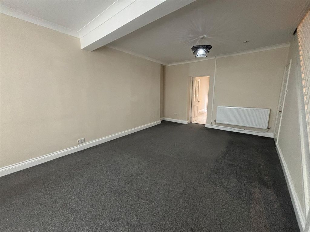 Property photo 3 of 24 34 Balaclava Road (18).Jpeg