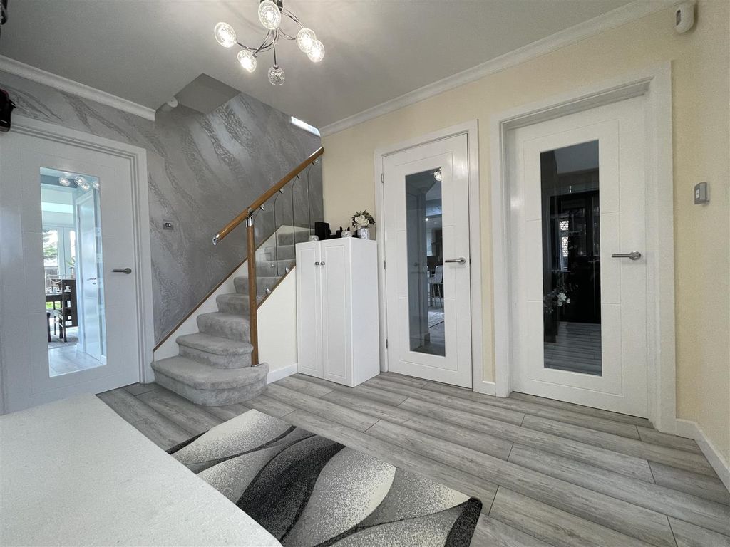 Property photo 3 of 60