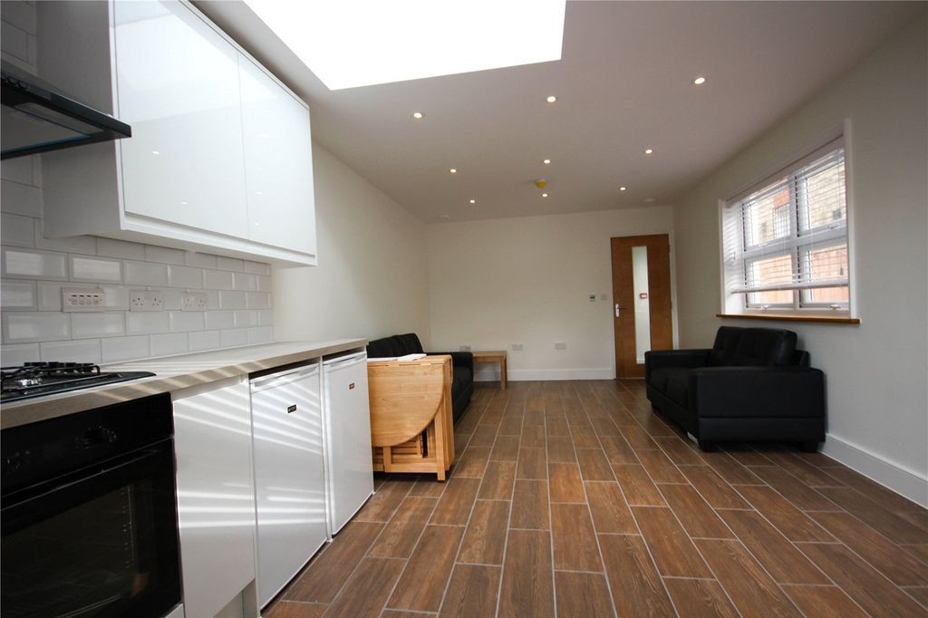 Property photo 2 of 9 Picture No. 20