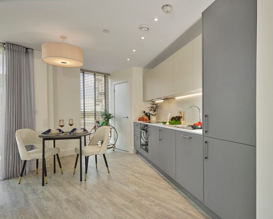 Property photo 1 of 7 242080-09