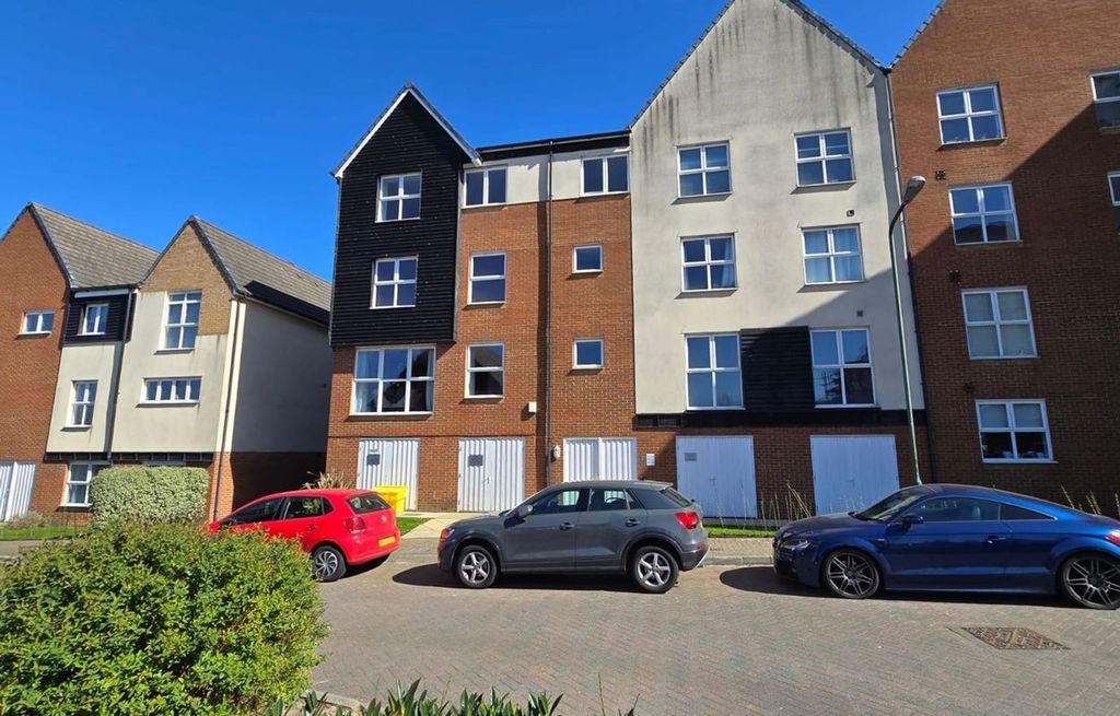 Property photo 1 of 10 External