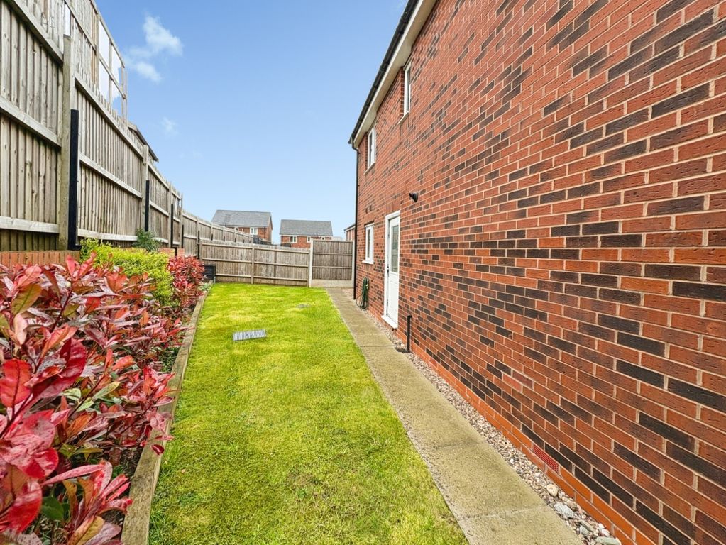 Property photo 3 of 13 Garden