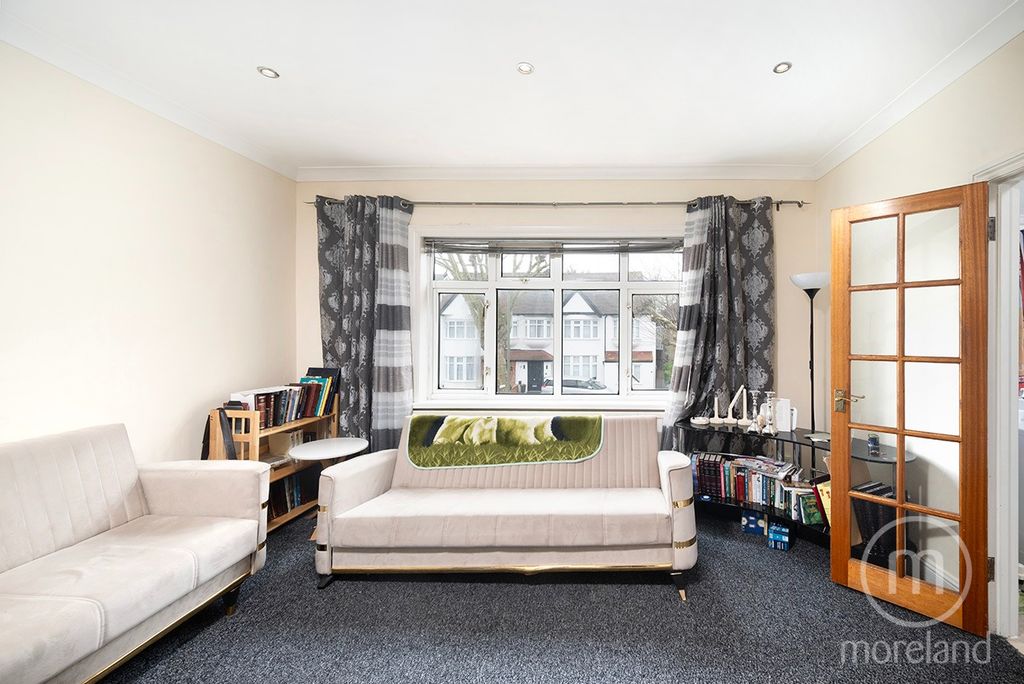 Property photo 3 of 8 4233014