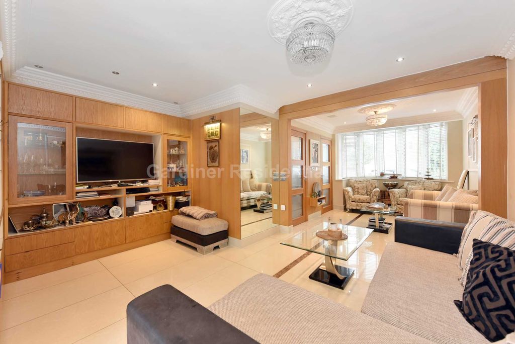 Property photo 2 of 14