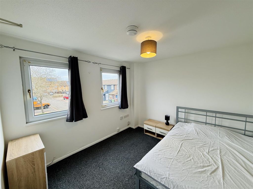 Property photo 3 of 22