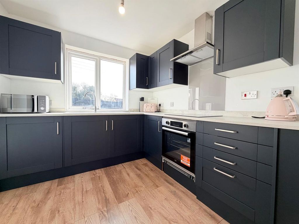 Property photo 2 of 16 Kitchen