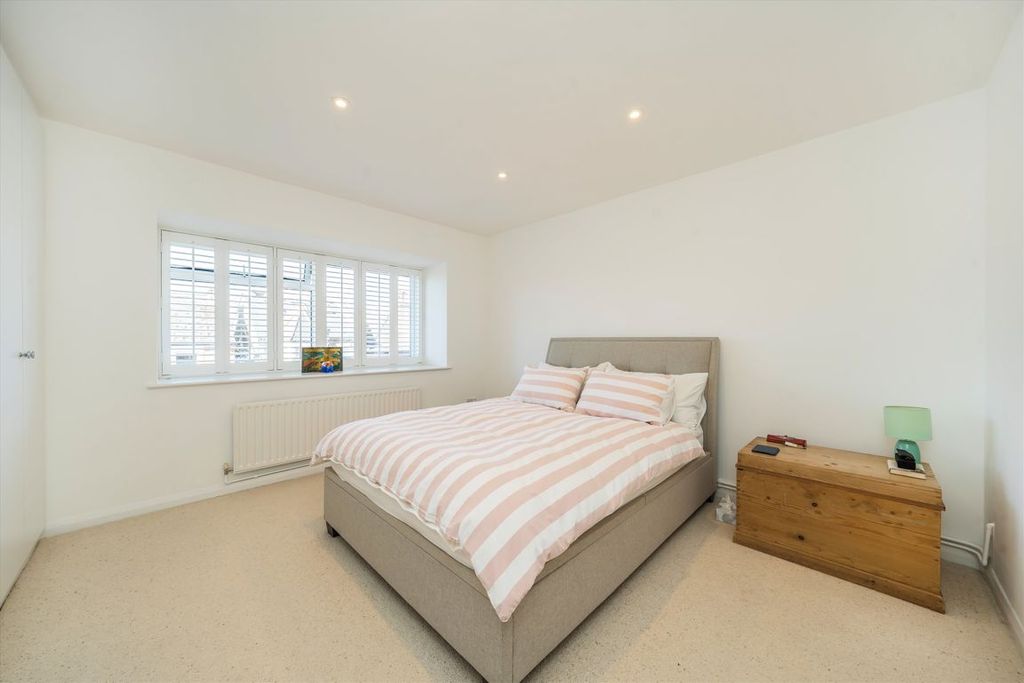 Property photo 2 of 4