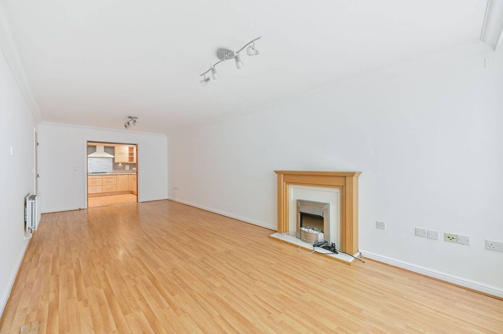 Property photo 2 of 8