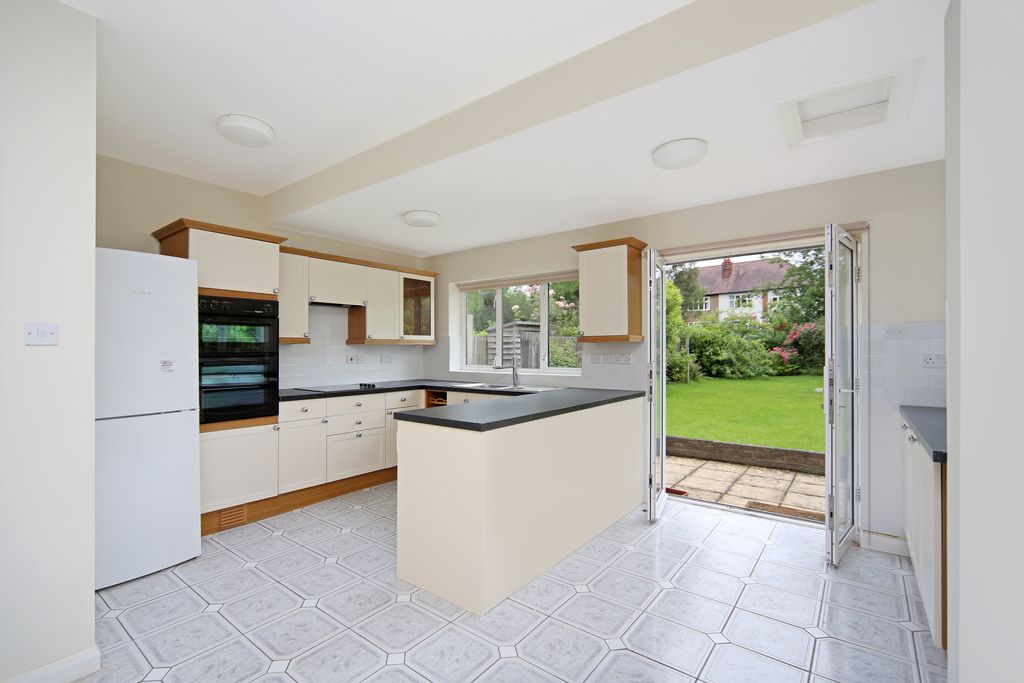 Property photo 3 of 11