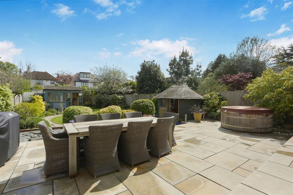 Property photo 3 of 54 1685009043 - 33.Jpg