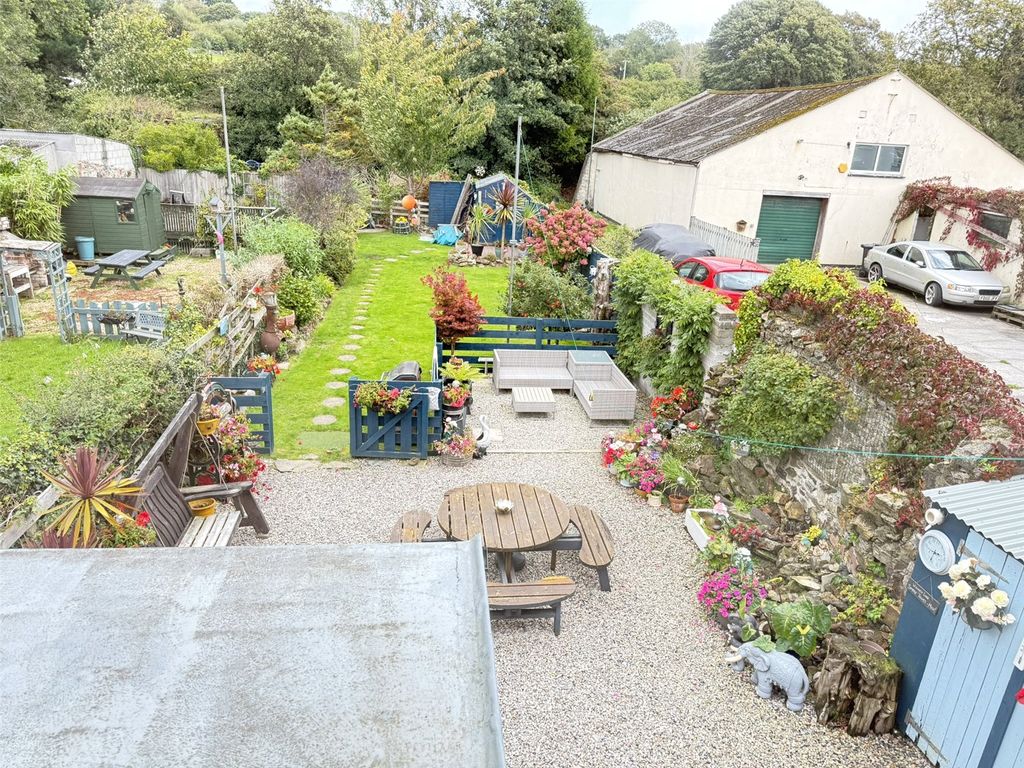 Property photo 3 of 18 Picture No. 10