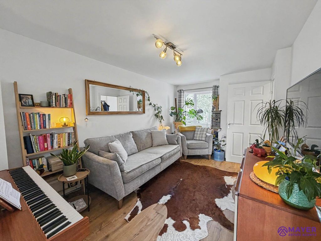 Property photo 2 of 16