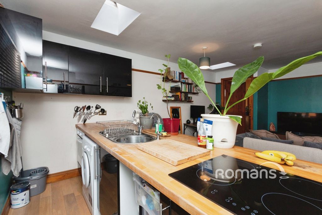 Property photo 2 of 8 Pbox-Img.Jpg