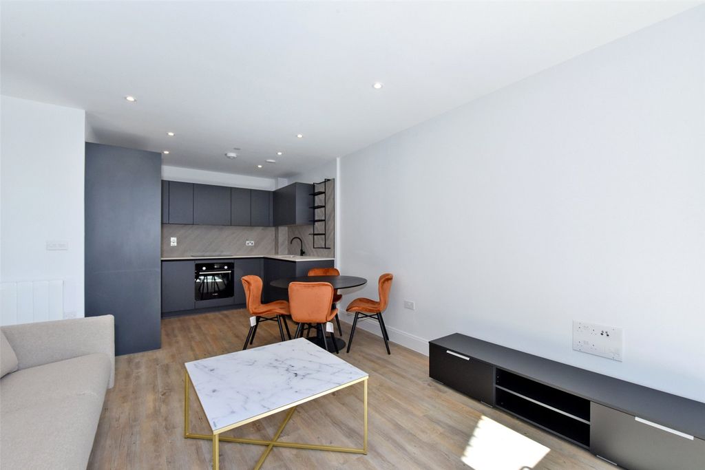 Property photo 3 of 18 Picture No. 07