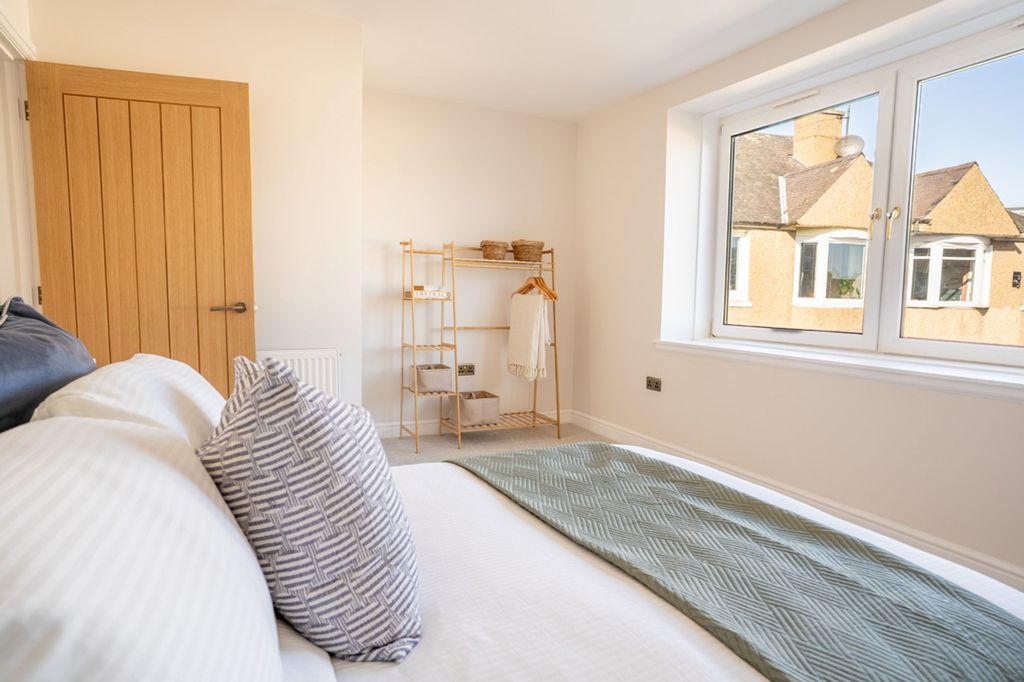 Property photo 3 of 33