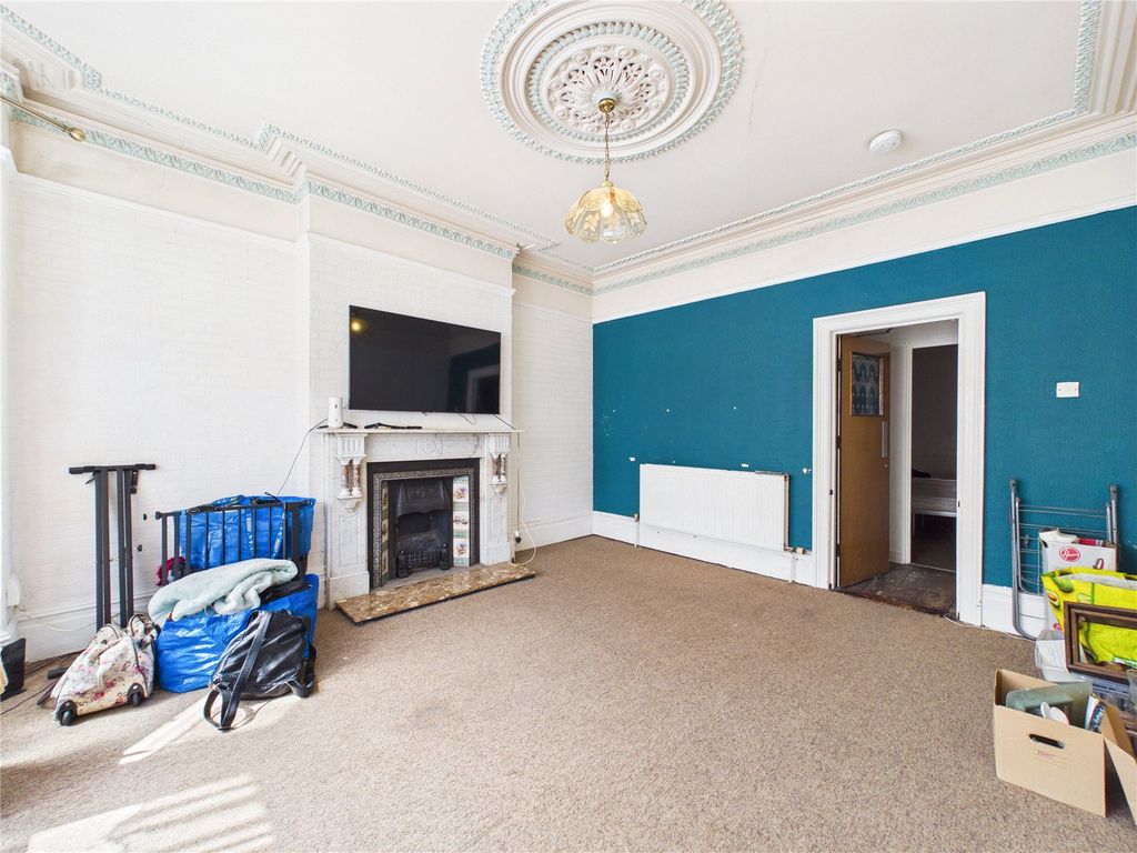 Property photo 2 of 28 Picture No. 37