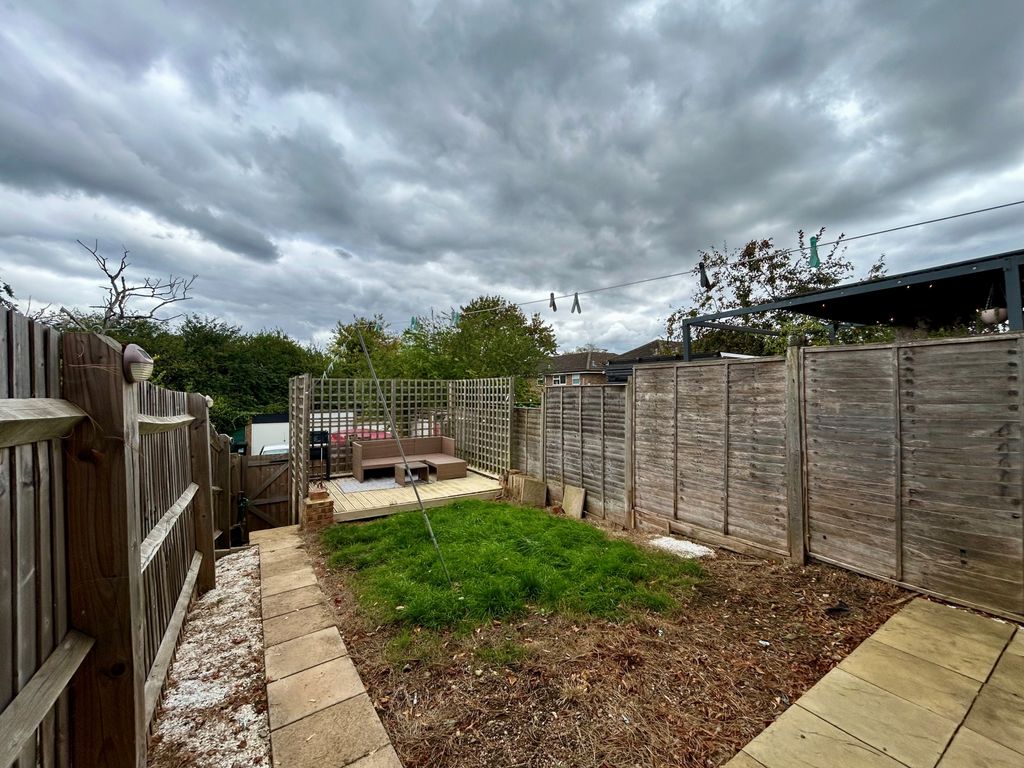 Property photo 3 of 10 Garden