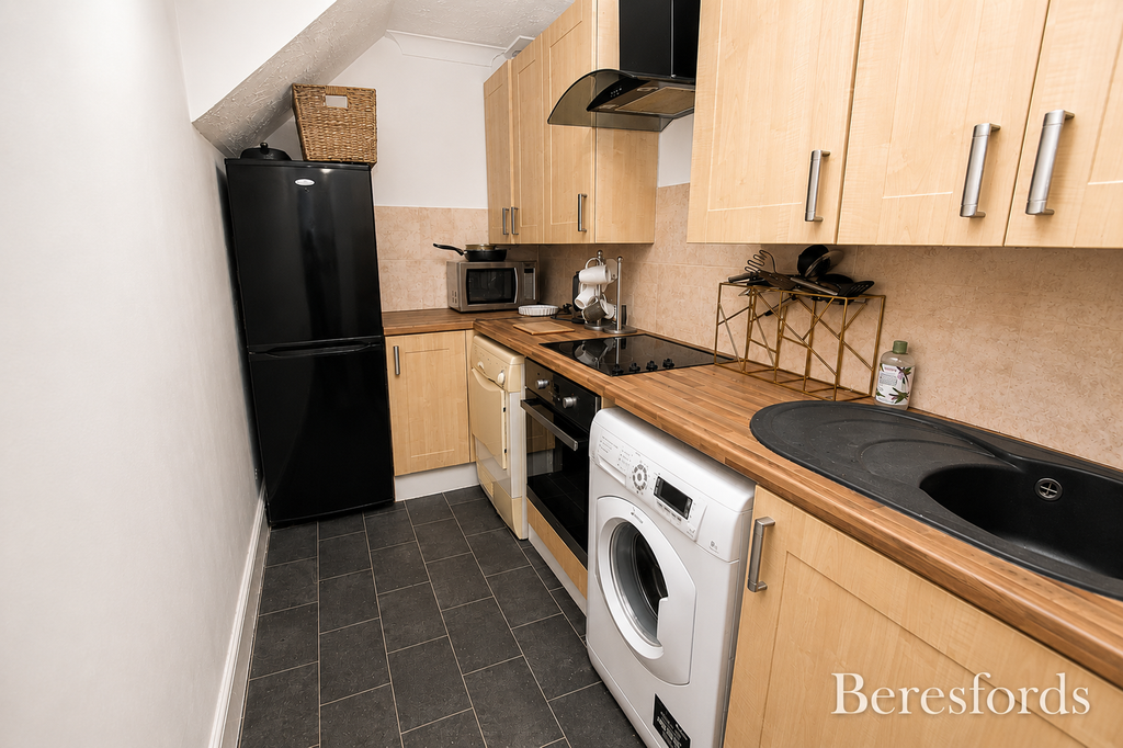 Property photo 3 of 6 Kitchen