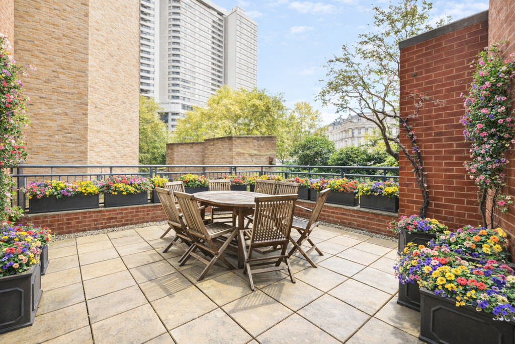 Property photo 1 of 19 Designer (14)