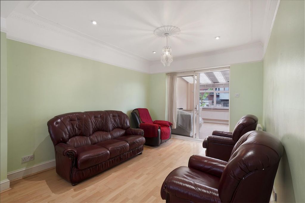 Property photo 2 of 15 58 Sunleigh Road - Qhiv5Ubhh3Kljt8Xj4Gi.Jpg