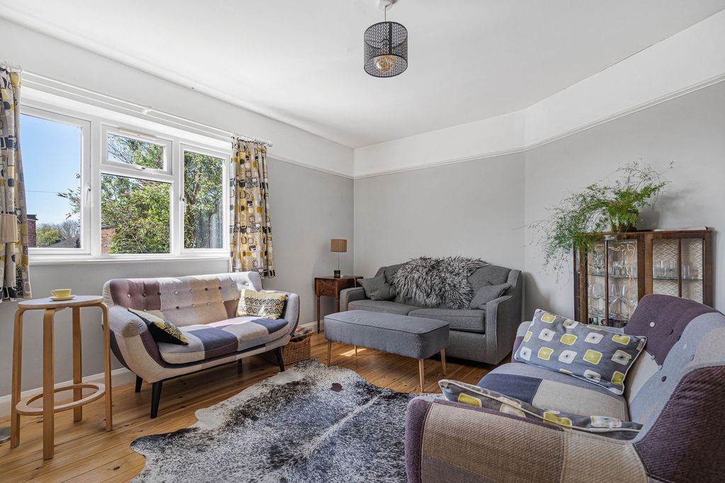 Property photo 2 of 21 Reception